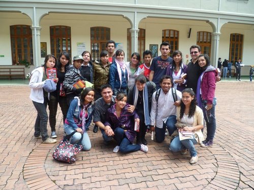 Oratorio Salesiano.
Es la manera como se conoce a la experiencia juvenil educativa e informal inspirada en el sistema preventivo y en la persona de Don Bosco.