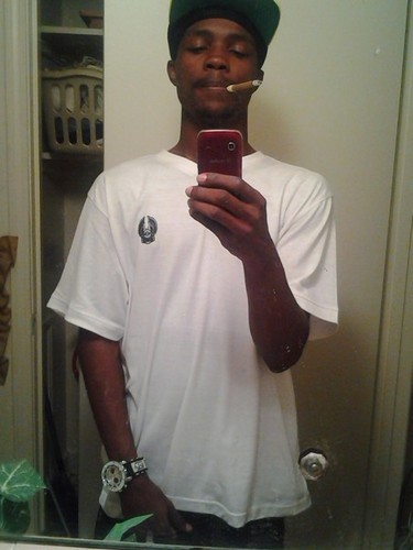 _bigkuntry's profile picture. February cold as my heart!!! #fallow @ThatsHer18#teamfallowback!! dnt ask me shit cuz im not for explaining #watch and learn