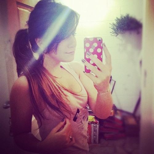 O que eu faço com você longe de mim? Te abraçar agora já não é tão fácil assim.. @prialcantara ♥