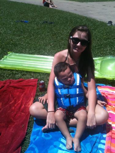 Shaniyaalynn's profile picture. 