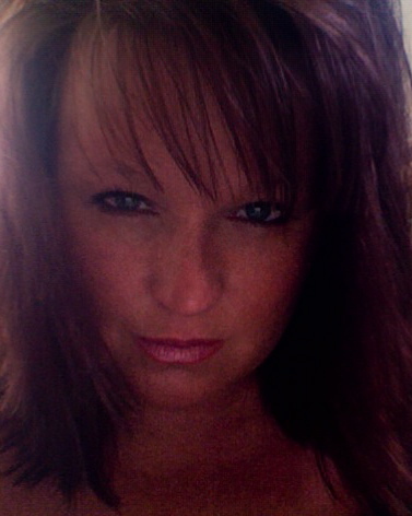 I'm a laid back, easy going, quirky kind of girl, with a great sense of 'vulgar' humor! Live, Laugh, Love!!