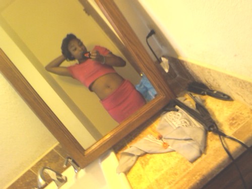 @Jayee_Nayee Here 3 On Mah Otha Half Jirah PAGE...ily MAw...(YALL FOLLOW hER)