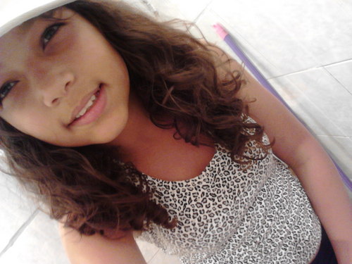 eu: tenho 12 aninhos e sou Geemiinianna, ok ,,
sou Irmã da @___pLincesA. ee Apeenaas umaa princeesiinhaa quereendoo seer Felizz ..☜═㋡
 # Segue ?