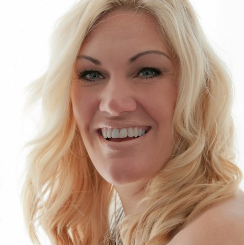 Lichtbaak's profile picture. Coach en Trainer,Christen,echtgenote, Moeder van drie jongens, geïntresseerd in mensen, gek op het strand.