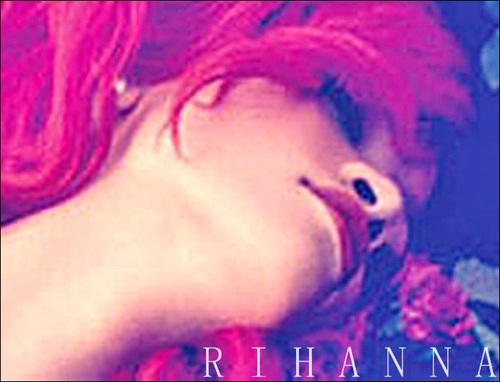 Rihanna ~ Deutschland/Germany

Original