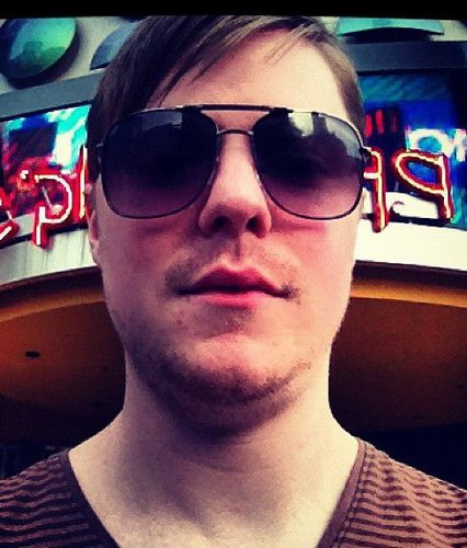 musician, gamer, comedy enthusiast, football fanatic, seahawks diehard.  i play guitar in the band, american island.   http://t.co/bH8D8LrlKb