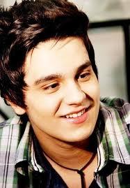 Eu não preciso te tocar pra te ter em meu Mundo, pois aonde quer que eu vá você está em tudo @luansantana eu simplismente TE VIVO desde:04/06/2012 @_RayzaSilva_