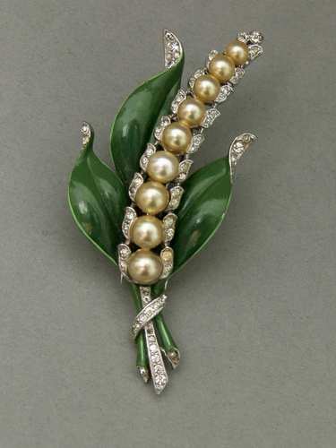 European & American 20th Century Costume Jewelry - Laura Stoll Paulstr.24 10557 Berlin Germany +49 (0)30 3911674 glitz@glitzmuseum.de USt-IdNr.: DE263026300