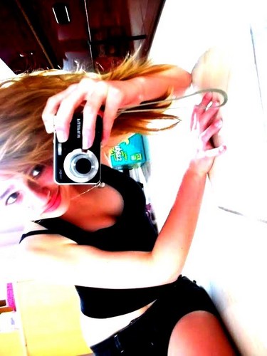 @thaynna_kaulitz marcando presença aqiieh'
djeh tiih amooh' mae sz'