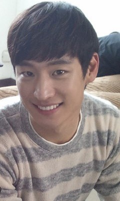 I'm LeeJeHoon bot.실제 이제훈씨는 트위터를 하시지않으십니다.봇,패계분들만맞팔해드려요.사칭X