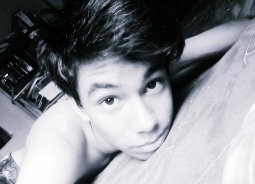 Bruno,16, gêmeos, Facebook,twitter, tumblr...
http://t.co/hHayyVWEHV
http://t.co/XrDG3M1MIR