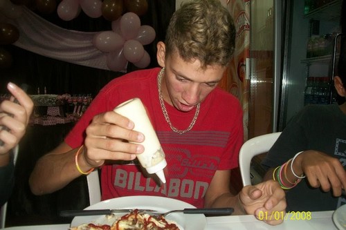 Amo Muito minha namorada a griloo do b3 , fassoo parte do bonde dos galinhas pintandinhas, amo mequextiu  De Boa gostoo muitoo do narutoo e sou um #Cachorrãoo