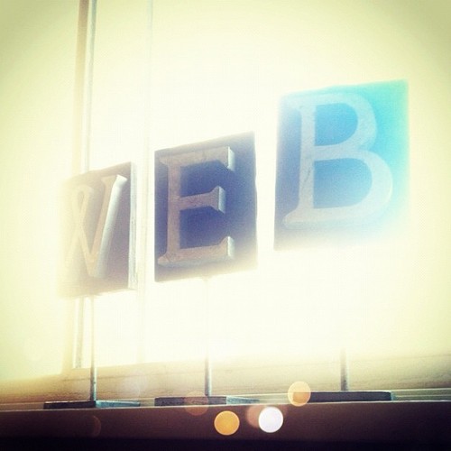 AWomanInTech's profile picture. A wit and a delight.