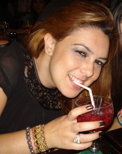 “Não era mais uma menina, mas não era uma mulher ainda.” (L.J. Smith)