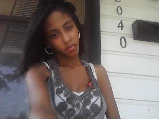 , @ThatDamn_Kaee , Yeaahh Thats Me .. Check Me Out Imaa Real Asss Femalee, All Bout Dat Lifee, All You Gottah Do Is Hit The Follow Button & Ii Follow Bakk(: