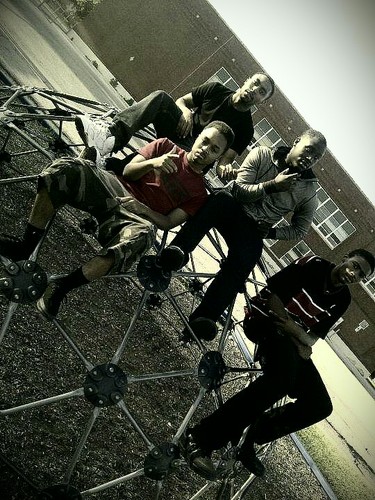 high_life_ent9's profile picture. fuck yo bitch swag swag! We are around age 17, we go to Waukegan High School, making our own music is what we like to do. so follow, and we follow back.