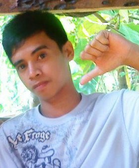 i'm a cool guy who just need friends to be there with me....