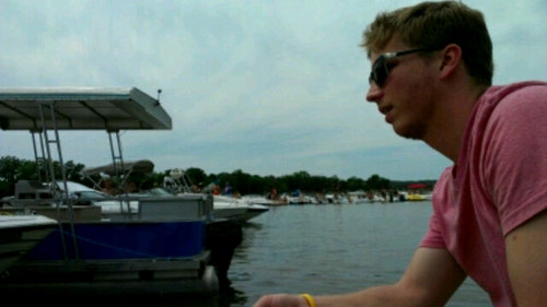 J_Glassburn's profile picture. Follower of Christ, Fan of K-State, KC Royals. ku is Lazy.