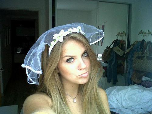 I know a girl,she puts color inside of my world @gabrielalopesg 3 since : 17/07/11 *-*