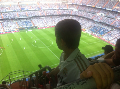 Ophus t, voetbal, anti-school XD   follow my :P   cristiano ronaldo the best