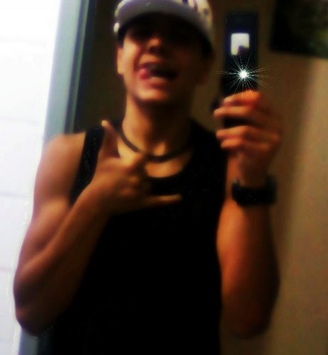ANTES DE ME INVEJAR TENTE ME SUPERAR  FORÇA DA TUA INVEJA E A VELOCIDADE DO MEU 
SUCESSO ! ! !