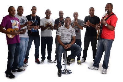 http://t.co/lD9owlgO5D
 Contrate o grupo pelo fone: 92376343 ou 93113203