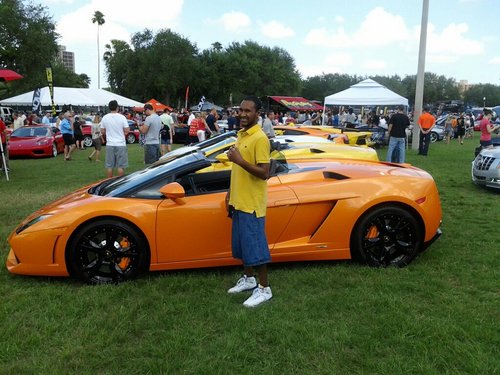Im an artist of many degrees. Lover of all things luxurious. Future multi billionaire.