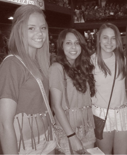 Court_Abby_Tori's profile picture. Vas happenin. Abby. Tori. Courtney. #Directioners. #Chicago YOLO you obviously love one direction if you follow us.