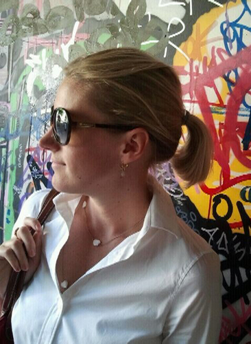 twirrevdm's profile picture. Loves running, writing, film, food and vintage. Nothing is impossible, the word itself says 'I'm possible'!