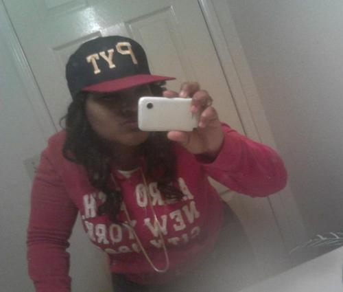 IM PYT..PYT DA SEX SYMBOL DAT IS..REPN MY SELF MADE PITBULL IN A SKIRT ENT. LOVE TO RAP,COOK,WRITE,PLAY BBALL AND OUT GOING..FOLLOW UP