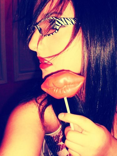 Siempre estoy Horny. Me gustan las pringles de queso y los gatos. ¡LiLi! ¡ERES MI TODO! (: [BI]
