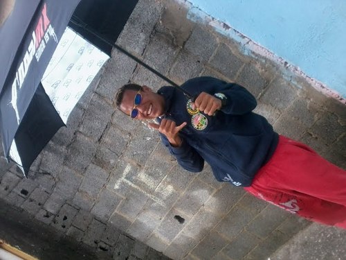 Eu vo falar do dia-a-dia
De que anda formando
Mexendo de Verdade jogando
dinheiro avanço