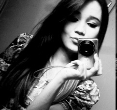 Blogueira,geminiana,18 anos,moda,fotografia,París,asas nos pés espirito curioso, http://t.co/ADI8Fvj5cz
