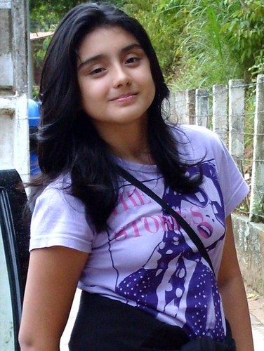 eu sou a menina estrovertida gosto de varias coisas vivo descubrindo a vida e aproveitando cada minuto dela sigo quem me segue !!!