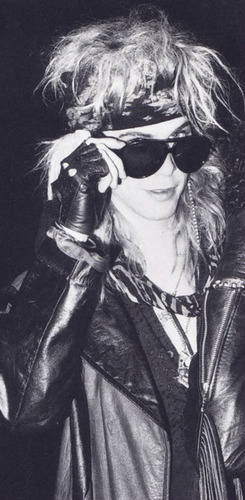 RocknRollQueen_'s profile picture. What a whole generation would do without #Beatles ? GNR \m/(.)\m/  Actually, Paulgasms is all you need. ;) Bass♥, ✌LSD☮ Duff ;)♥ Lennon *-*♥