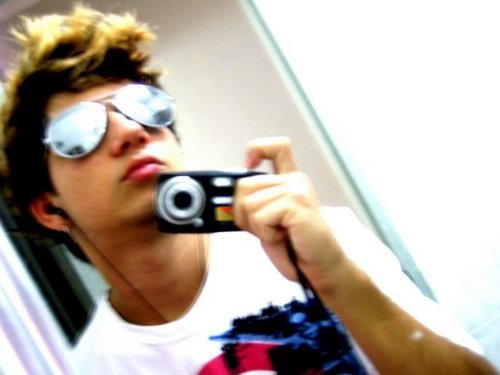 Pedro Lucas de Souza , 16 anos , humilde e feio XD