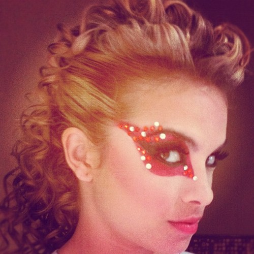 Seu sorriso iluminado, seu olhar encantador, sua voz que me acalma, tudo em você me fascina @Lua_Blanco ♥ / ( 27/04/12 ) /Dindas:@FcoChayMania & @rebeccakandies