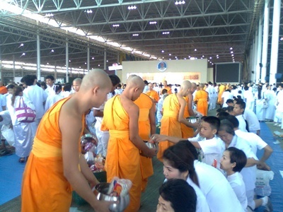 เคยทำงานด้านการขายมา เกือบ 30  ปี  ชอบแล้วก็รัก