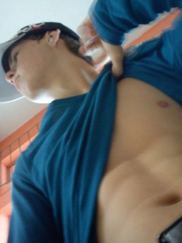 Menino que te encαntαα ;
Gαrotoo que te fαscinα ;Homem que te enlouquecee.
- αquele que te fααz tão beem