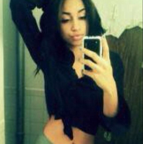 It's Na'keesia aka Keekee , Mhmm My mottot is Thug life or No life ! Love me & Follow Mee