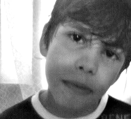 Sou um garoto legal, curto muito rock.
Me segue? sigo de volta ;D ( Sou de @roqueiragirl )