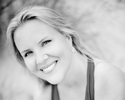 I help strong women relax and ground themselves so they can go deeper into their power, clarify their desires, and achieve whatever they want, easily.