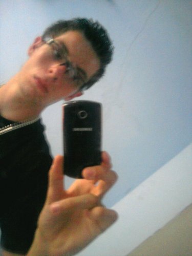 melhor amigo da @laarissa_gabi1   (: