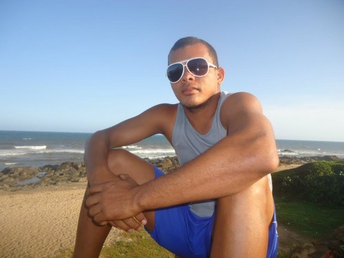Meu nome é Gilearde...Meu apelido é Gilé Gaúcho...sou um cara bastante brincalhão...e gosto muito de jogar futebol....