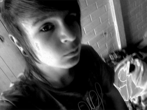 My eyes in your's and your's in mine...
And now, i know, just how, i die.// sigam minha banda pessoal @FakeReflect