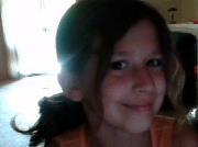 Follow Me , I Follow Back . I'm just a girl trying to follow my dreams .i would like to be an actress