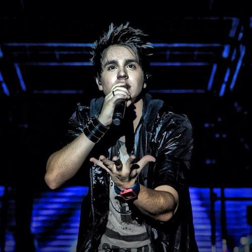 antigo FC @EstiloLSantana foi hackeado, e estamos recomeçando! E a cada batida do meu coração eu te amo mais!!! @luansantana s2