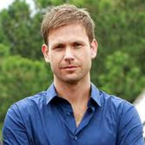 Ric_SaltzmanX's profile picture. Used to be a vampire hunter, Wife: @Kat_PierceX. Guardian to: @XOElenaGilbertX @Jer_Gilbertx {RP}