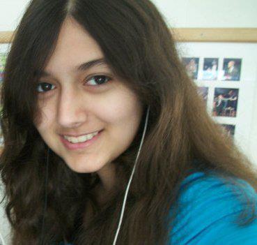 I am Sumitra ....i like internet, listening music, book loving & positive thinking……..