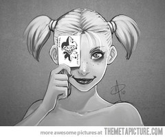 i am 15 year old comic book artist and im a huge fan of harley quinn!!! i like to watch anime and batman cartoons. my better Twitter account is @Fraubbles1802